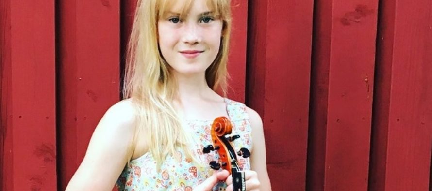 22 FAMOUS VIOLINISTER erbjuder sina råd. Den yngsta av dessa, den 12 åriga skandinaviska violinisten Estella Elisheva: Jag skulle definitivt älska att testa olika fioler i framtiden och hålla den berömda Stradivarius och andra mästerverk i mina händer